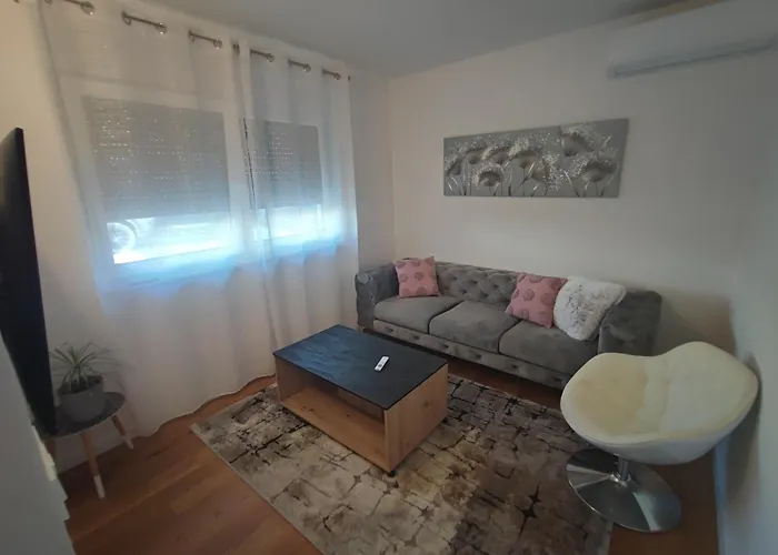 شقة Lavanda زادار